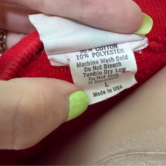 Top Threads Ryman Auditorium Nashville Red Sweatshirt Embroidered Horse Large - Picture 5 of 5